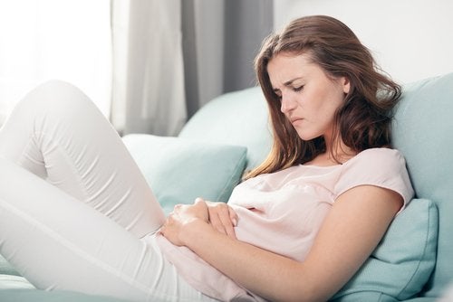 Frutas para eliminar la hinchazón abdominal