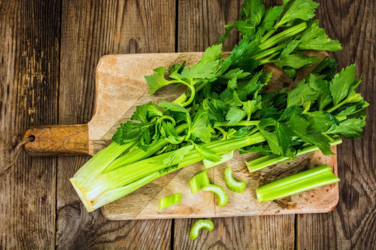 6 increíbles beneficios del apio que tú desconocías