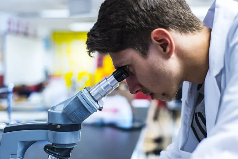 Nanoimanes para limpiar la sangre y sustituir a los antibióticos