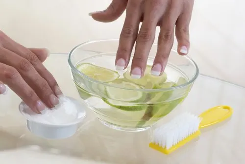 Colocar ajo o limón