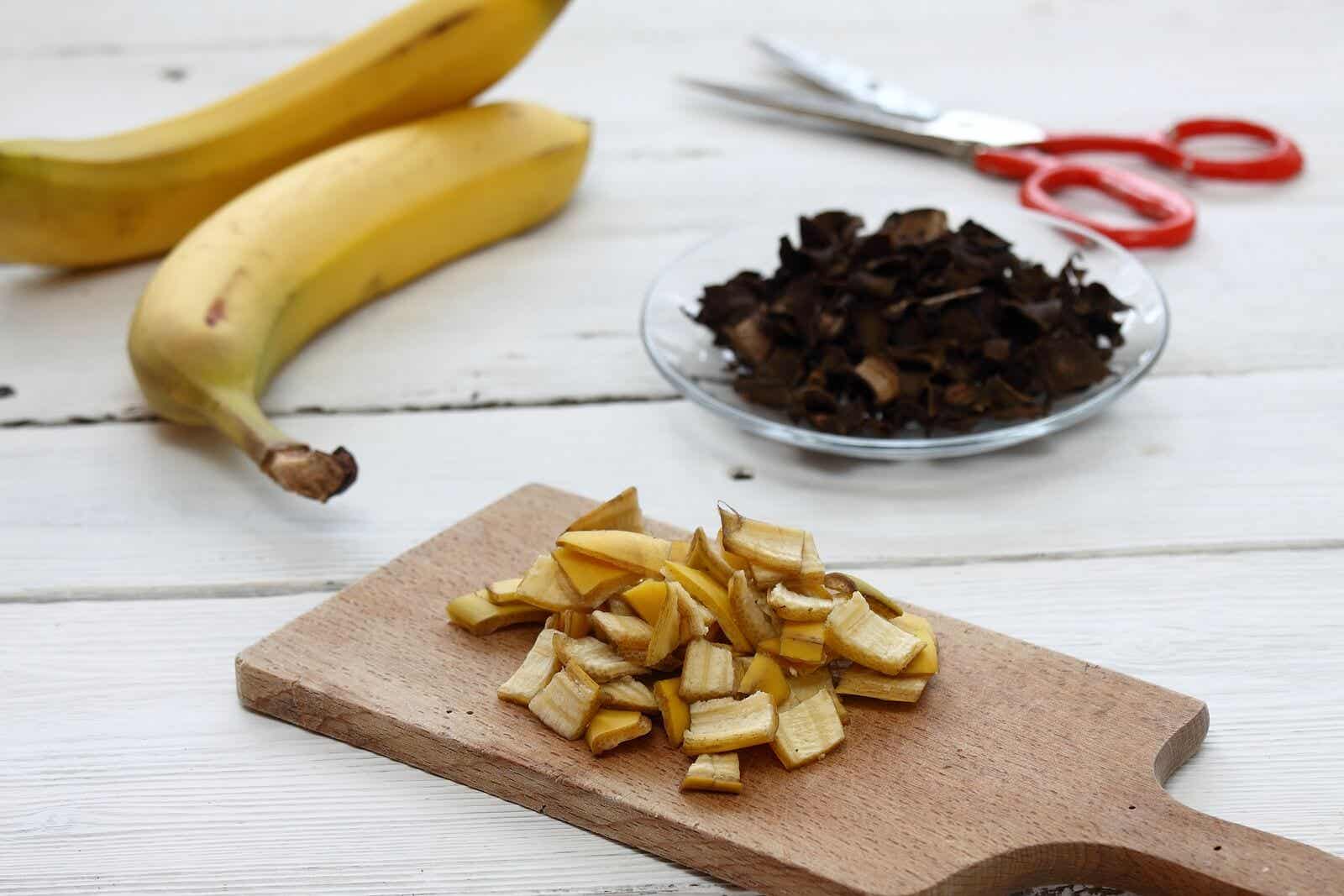 ¿Cómo aprovechar los usos medicinales de la cáscara de banana?