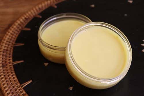 Beeswax cream to reduce the appearance of wrinkles around your mouth