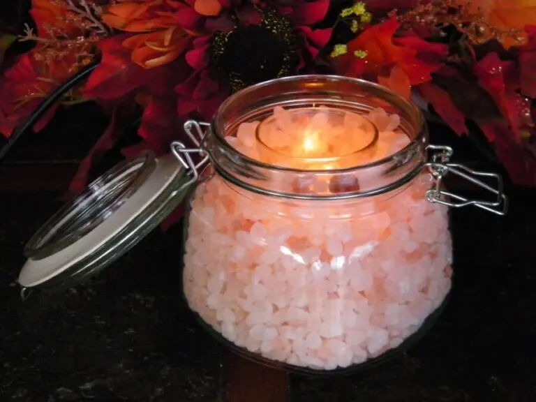 Cómo hacer tus propias velas con sal del Himalaya. ¡Son muy relajantes!