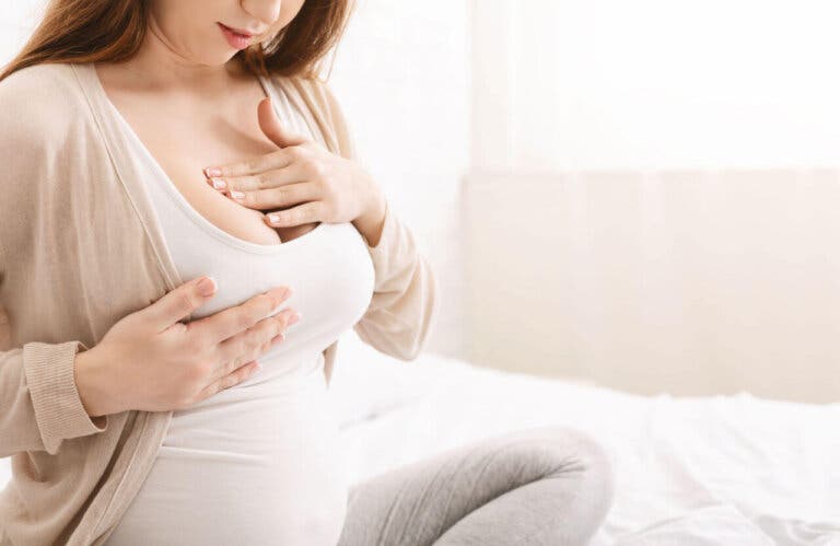 Cómo atenuar las estrías de los senos de forma natural