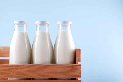 Sustituir la leche con lactosa es necesario en aquellos que son intolerantes.