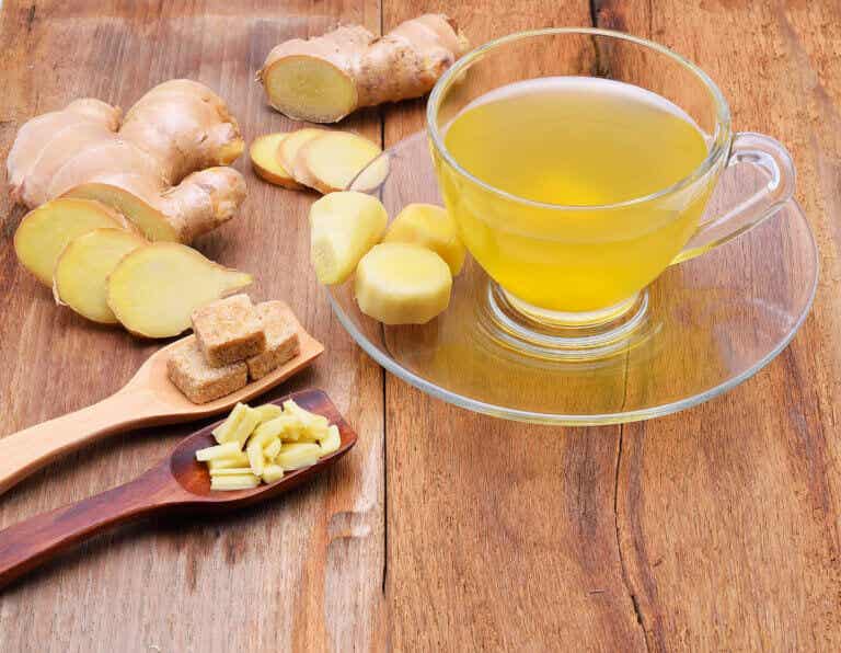 Combate las infecciones y disuelve los cálculos renales con este té especial de jengibre