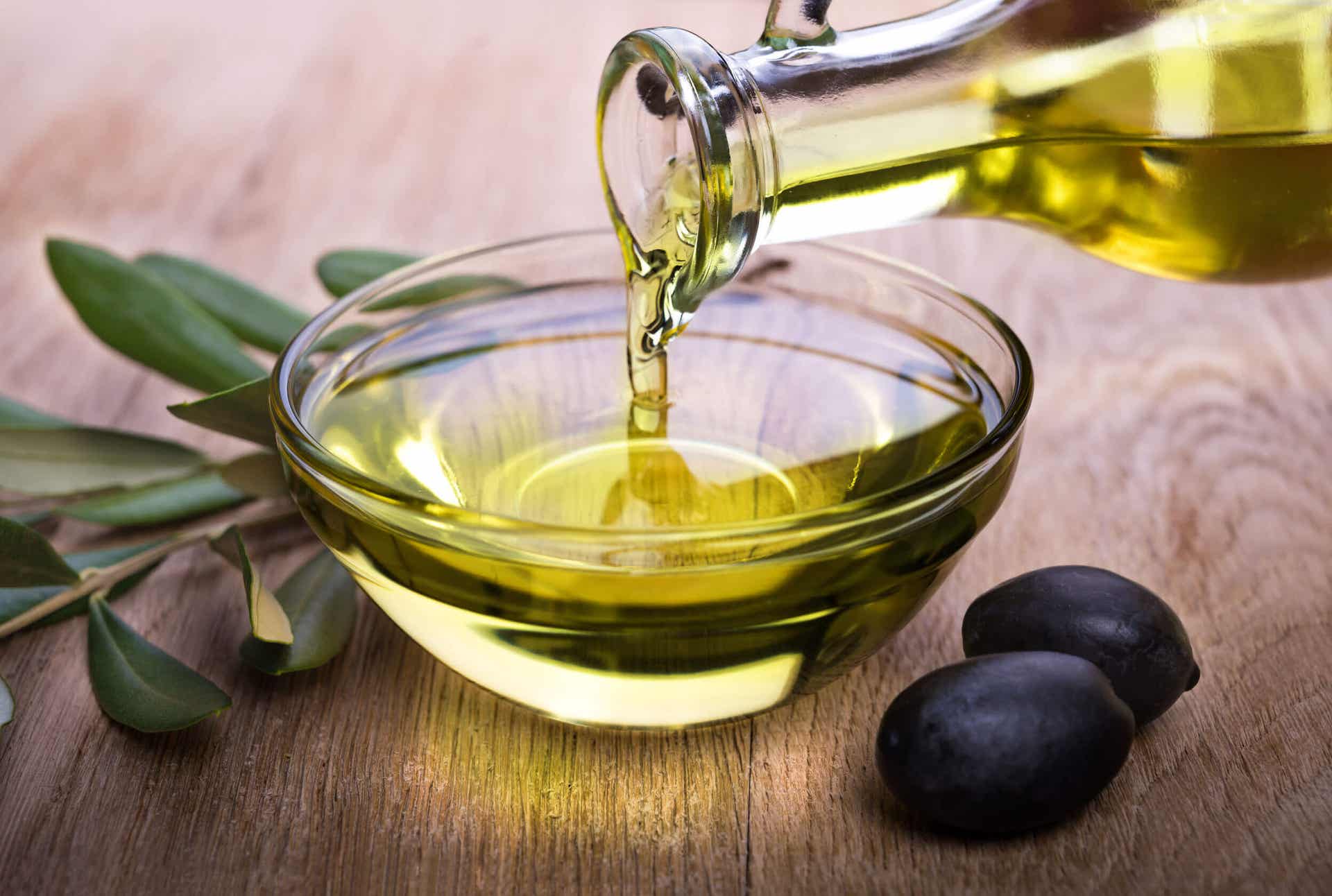 Para proteger tu piel del sol puedes consumir aceite de oliva.