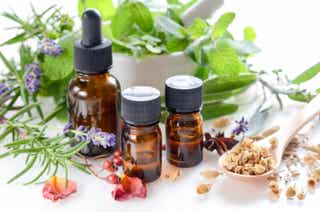 6 aceites esenciales que ayudan en el tratamiento del asma