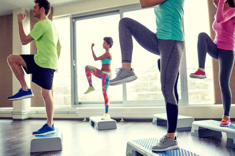 Los 5 mejores ejercicios aeróbicos para quemar grasa sin ir al gimnasio