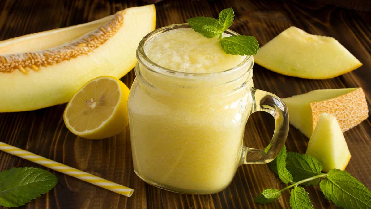 Batidos diuréticos para la retención de líquidos: melón y manzana.
