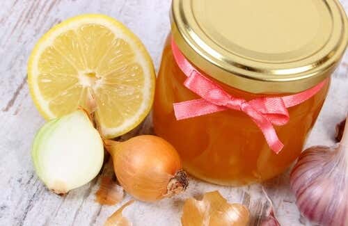 Jarabe expectorante con miel y cebolla