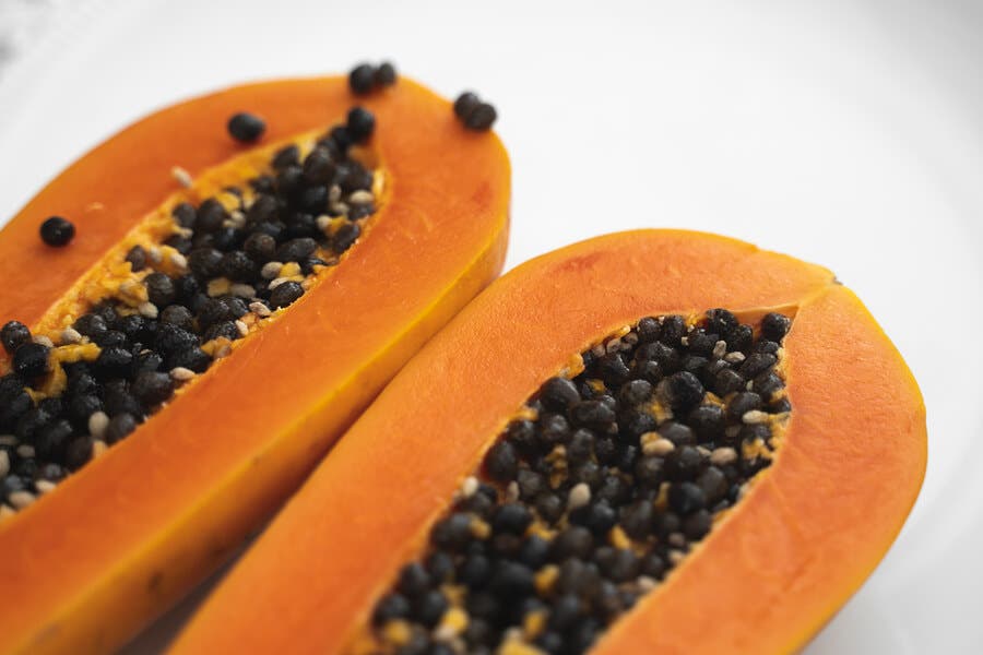 Papaya para eliminar los talones agrietados
