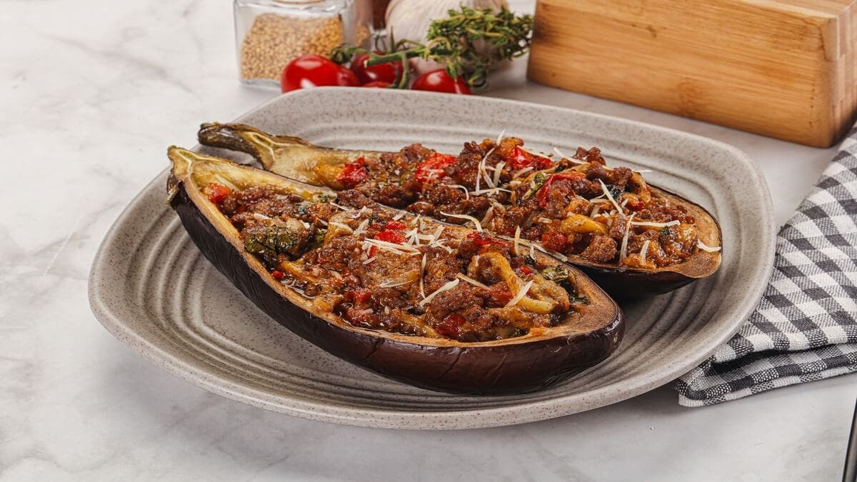 Berenjenas rellenas de carne picada.