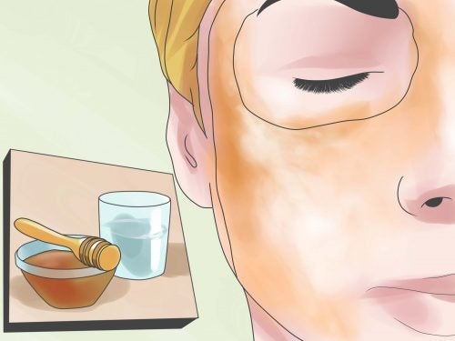 4 excepcionales faciales de miel que debes probar