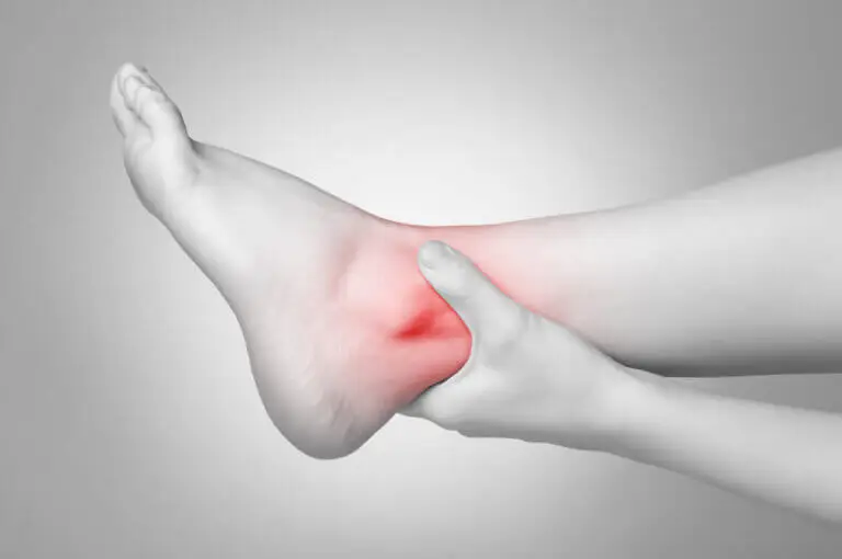 Tobillos hinchados: 5 problemas de salud