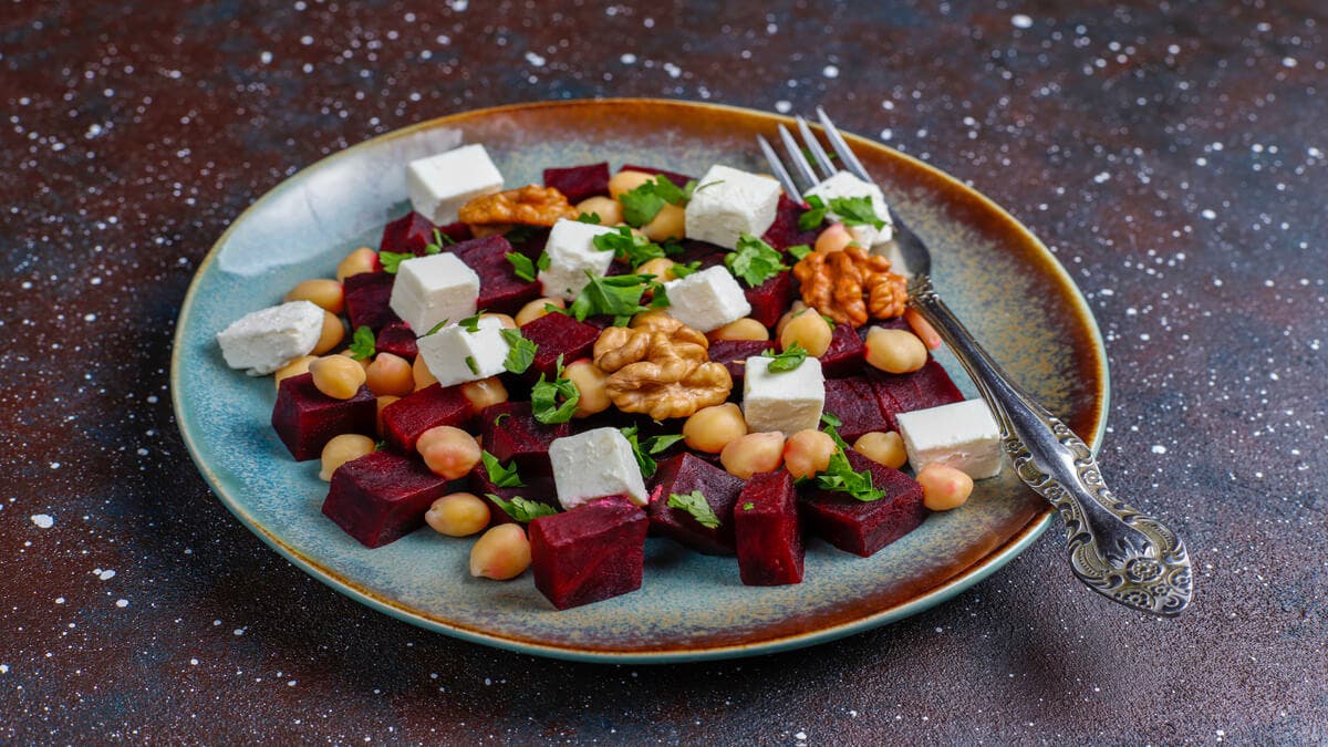 Ensalada de remolacha y garbanzos.