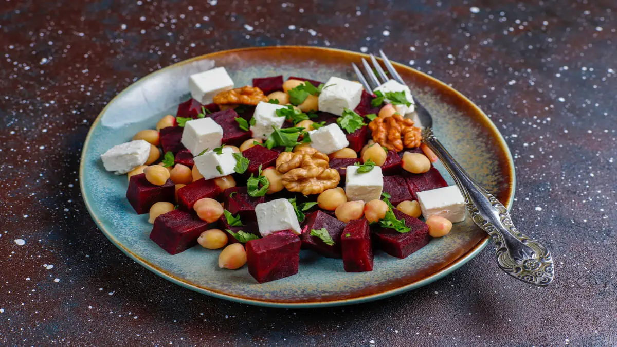 Ensalada de remolacha y garbanzos.