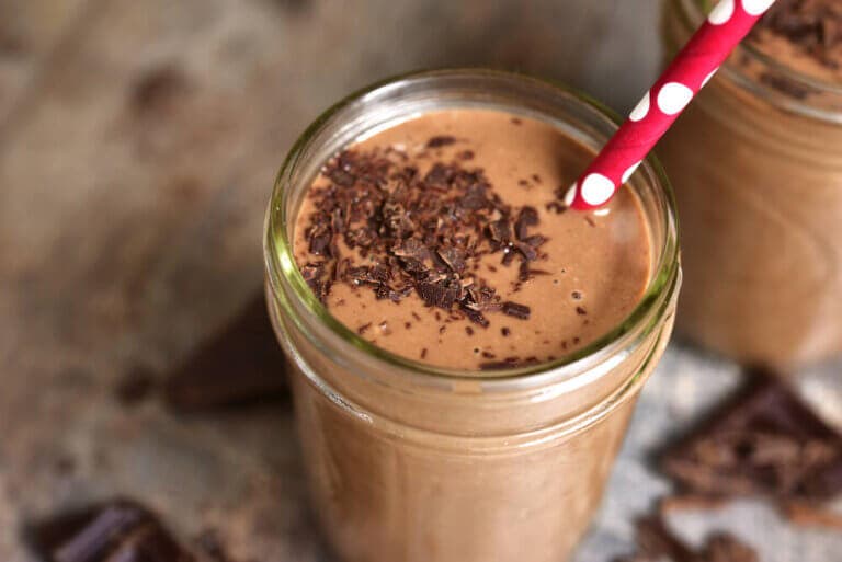 5 razones por las que no deberías darle a tus hijos batidos de chocolate