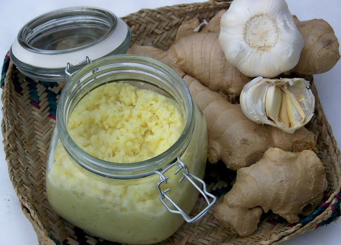 Remedio de jengibre y ajo.