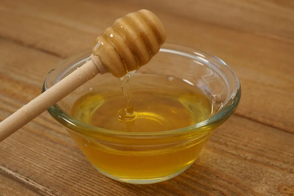 Miel para agregar a la muña.