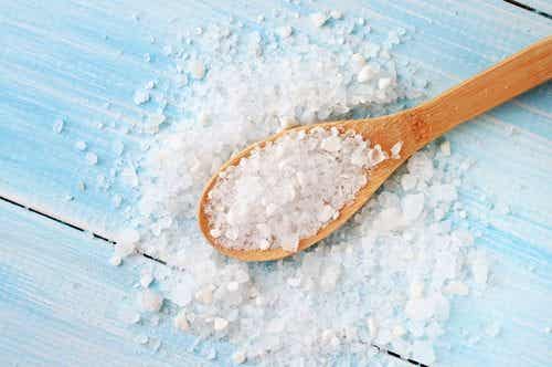 Diferenciar la sal común de la sal de mesa