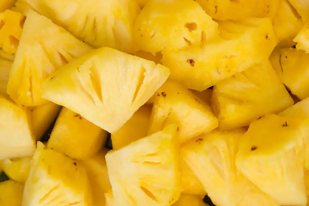 Piña fresca cortada