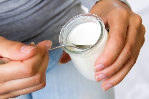 Yogur natural para combatir el estreñimiento.