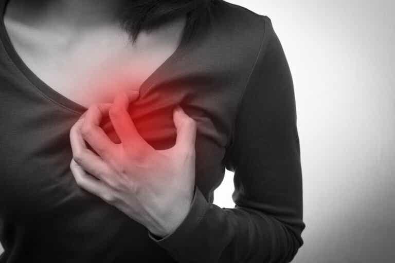 5 síntomas de un paro cardíaco que solo se dan en mujeres