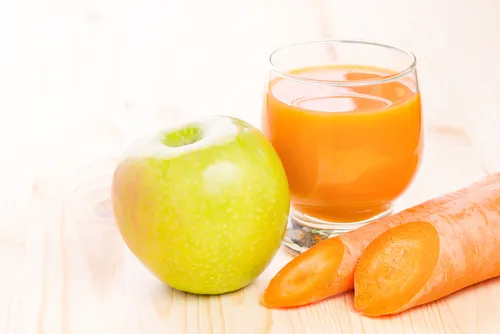 Licuado de zahanoria y manzana (remolacha opcional)