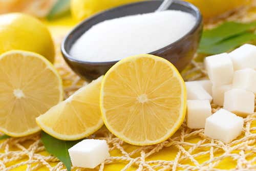 Limón y azúcar para blanquear las axilas