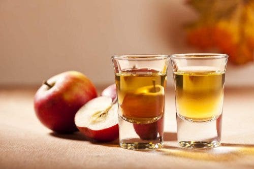 Vinagre manzana para la piel enrojecida por el sol
