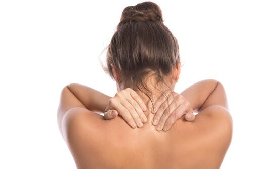 ¿Por qué me duelen los trapecios? Causas y remedios naturales