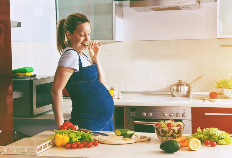 Qué alimentación se debe seguir durante el embarazo
