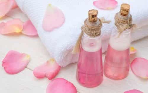 recetas con agua de rosas para la grasa de tu cutis