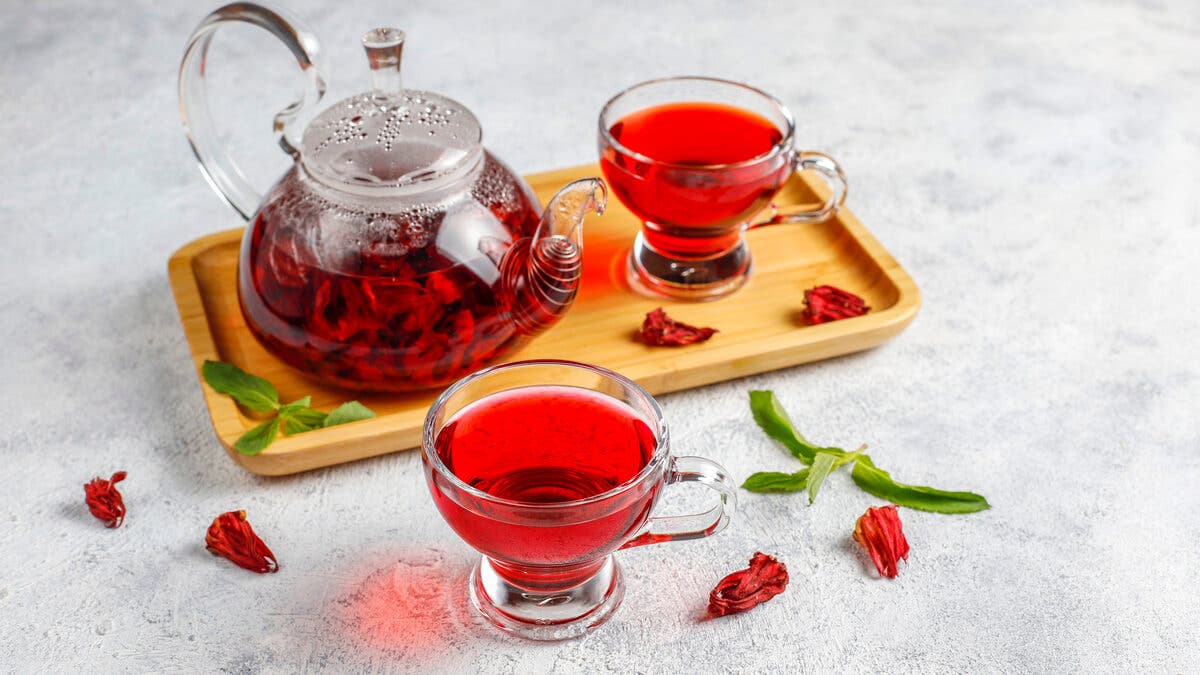 Té de flor de Jamaica para el dolor de riñones.