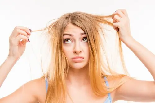 El cabello seco