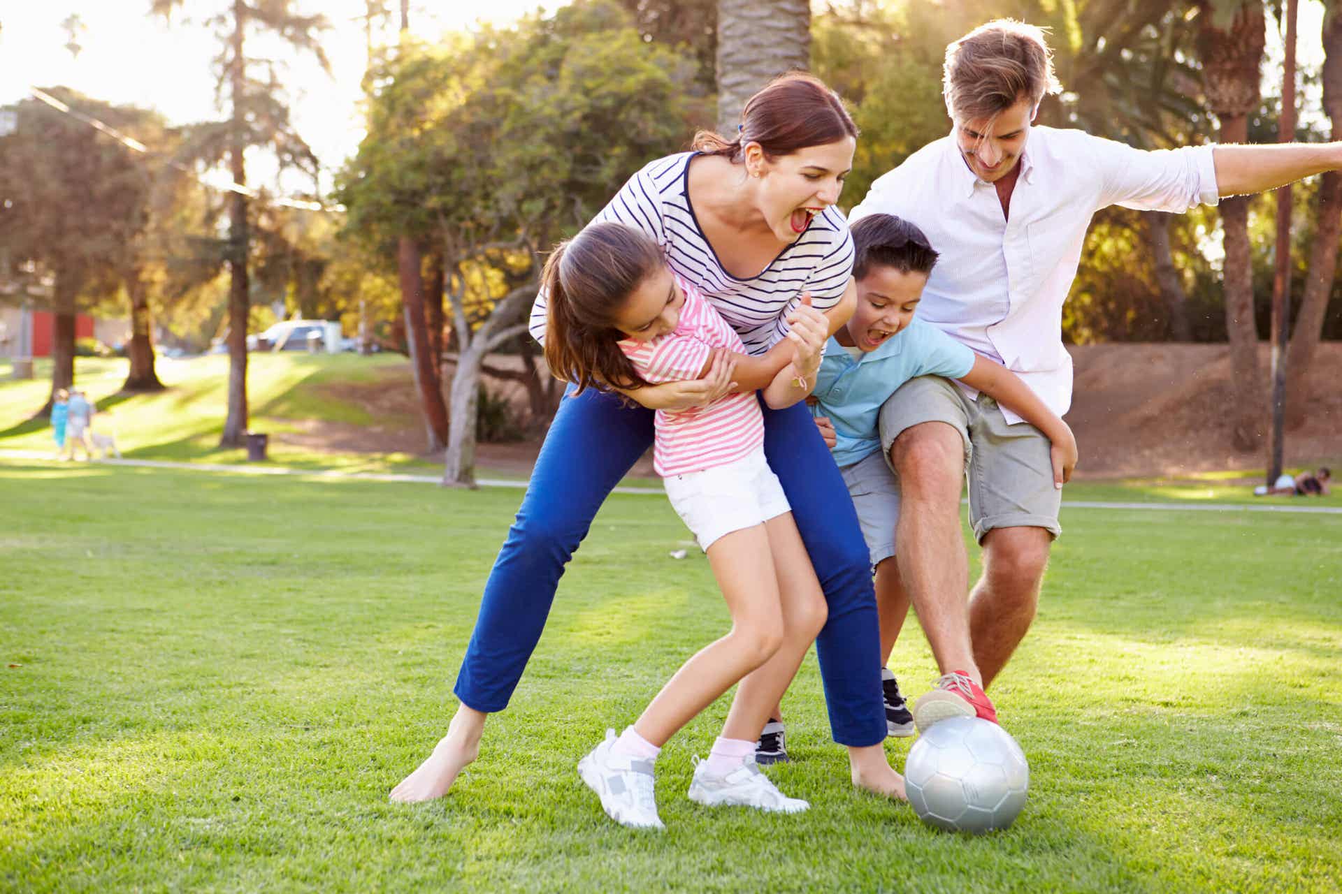 Los ejercicios para realizar en familia favorecen la unión y la comunicación.