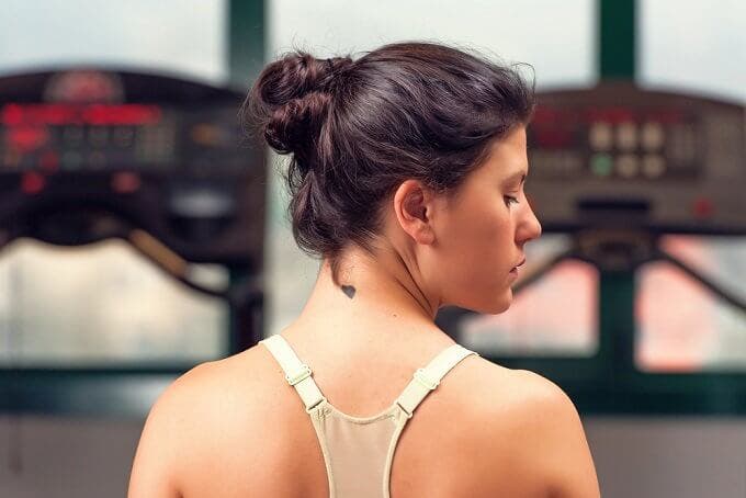 6 consejos que ayudarán a mantener la piel de tu cuello joven y lisa