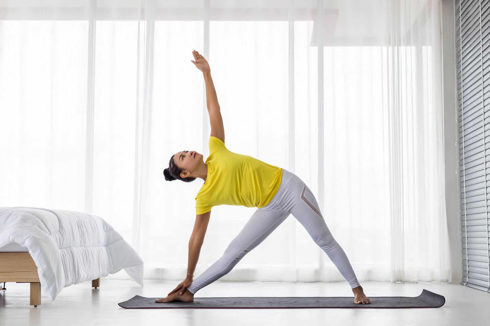 Hacer yoga para perder peso es algo efectivo.