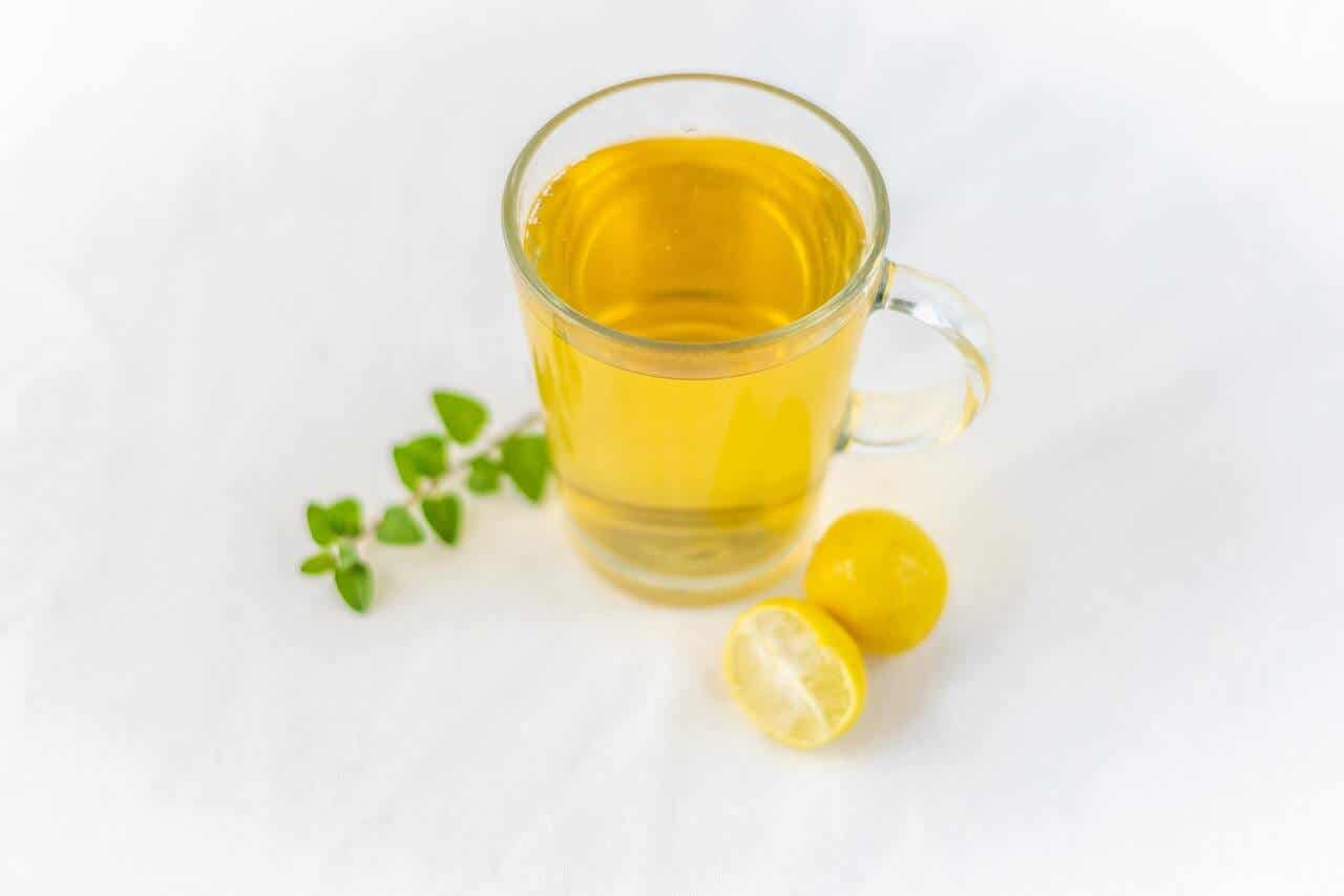 El limón para calmar las náuseas