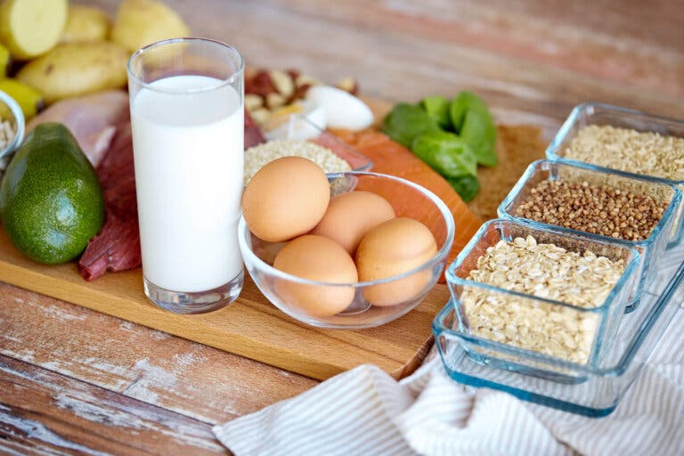 7 signos de que no estás comiendo suficiente proteína
