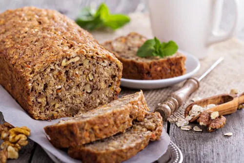 Delicioso pan de avena, plátano y nueces sin gluten y sin lactosa