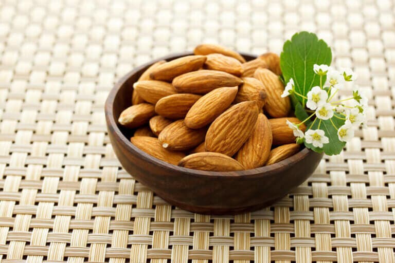 Todo lo que debes saber sobre el aceite de almendras