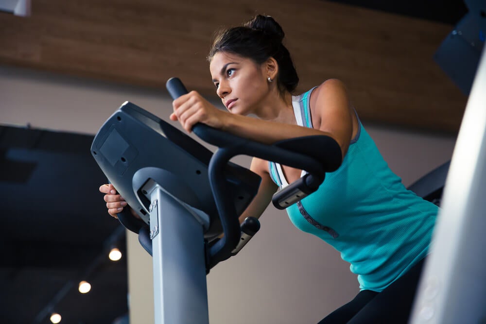 La máquina de tu gimnasio que más calorías quema es en realidad