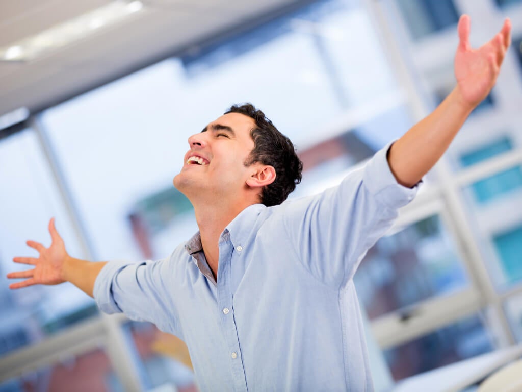 Homme qui se sent bien.