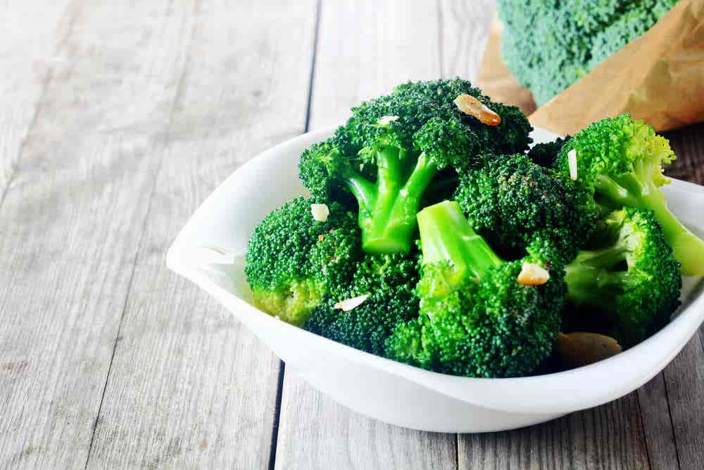 Brócoli: alimentos con ácido fólico.