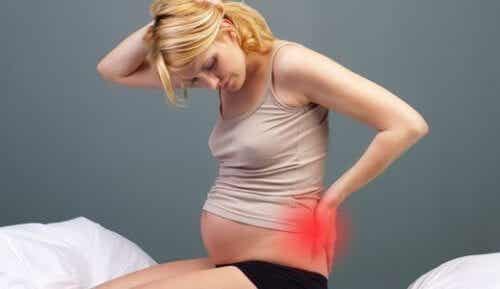 Trucos para controlar los cálculos renales durante el embarazo