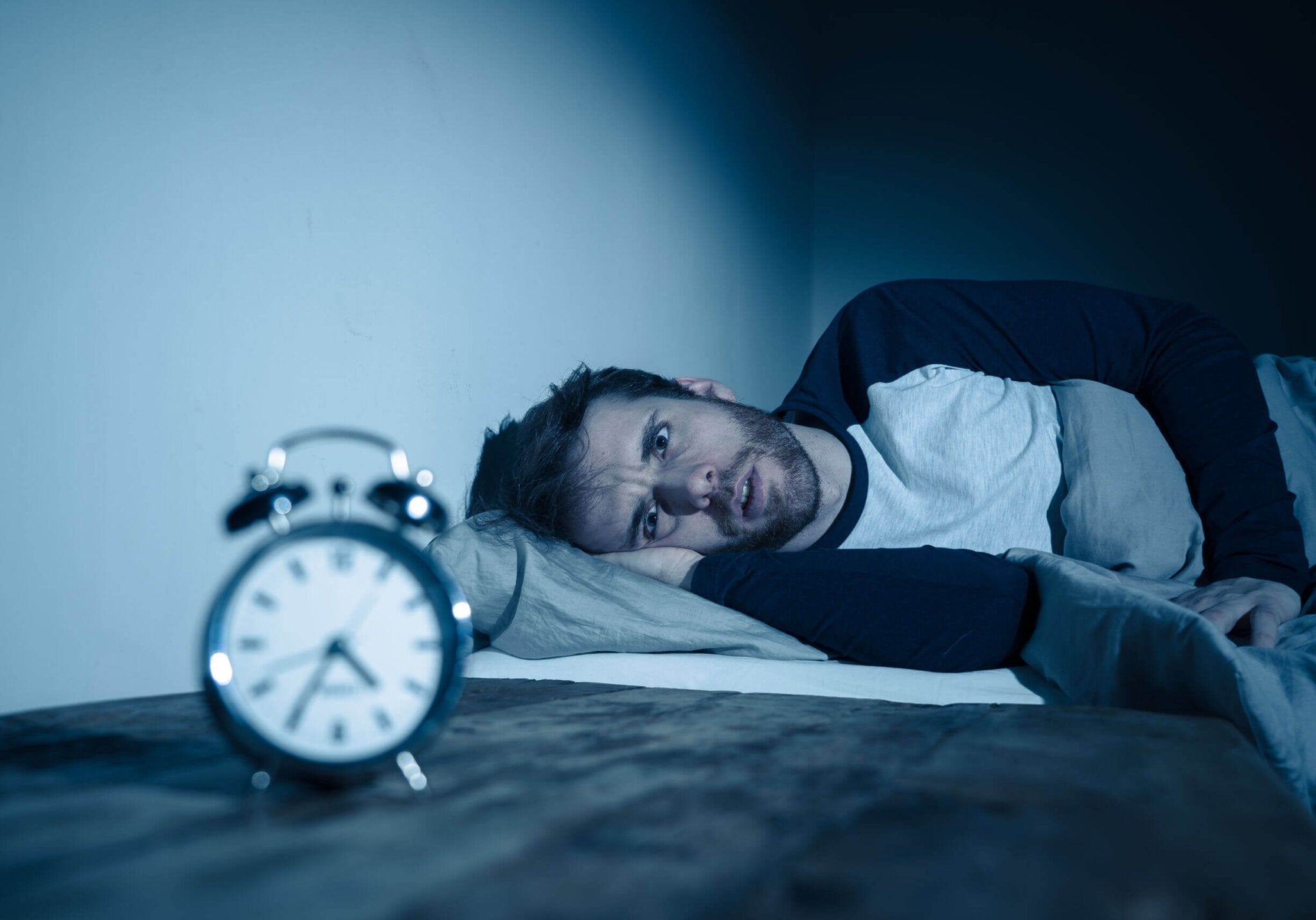 La soledad y su relación con el insomnio - Mejor con Salud