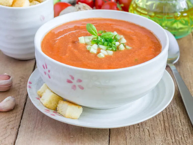 Los 7 beneficios de tomar gazpacho en verano