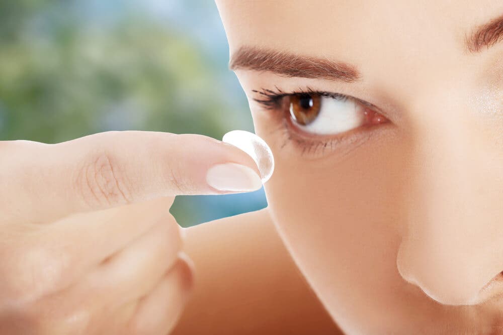 ¿Se puede dormir con lentes de contacto blandas?